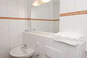 Badezimmer im 3-Sterne-Hotel Garni 506-kcal in Köln am Rhein